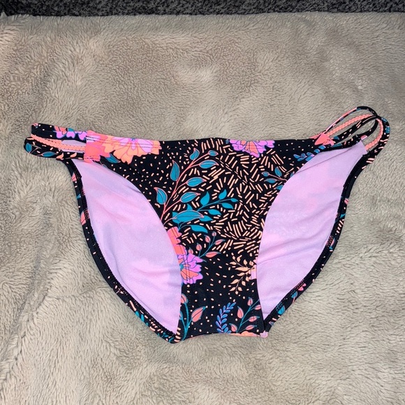 🎉4 for $20 NWT Xhilaration Hipster Bikini Bottoms, Large - Picture 1 of 7